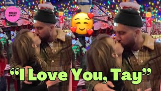 Omg Travis Kelce Kisses Taylor Swift On The Lips In Their Latest Picture At The Christmas Bar