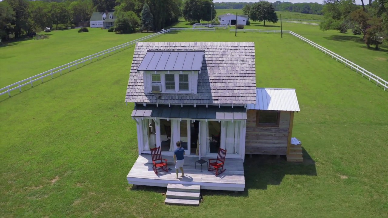 The Laughing King Couples Retreat