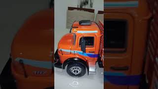 miniatura Mercedes cara preta laranja