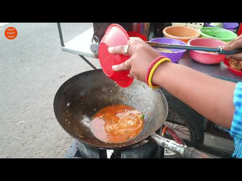 Gravy Momos by Nepali Family in Surat | Street Food India | Tasty Street Food