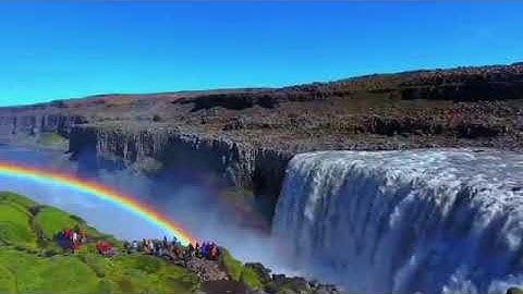 Ngắm cầu vồng tuyệt đẹp dưới thác nước