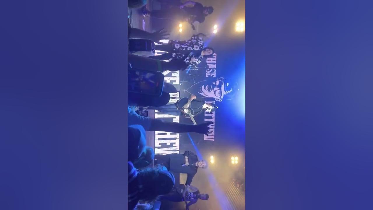 She Loves Jesus Chase Matthew, Mamaw and Momma Live on Skydeck in