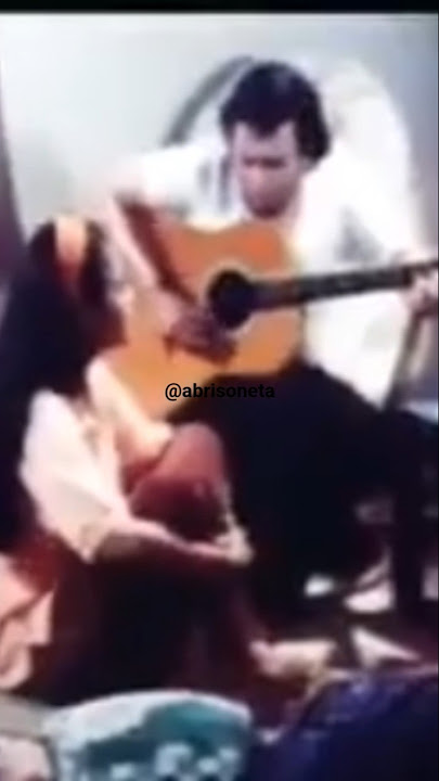 Pake gitar akustik Rhoma irama nyanyi lagu Pria idaman // film biru #rhomairama #film #soneta