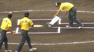 第96回全国高校野球・阪神園芸さんによる試合開始前のグラウンド整備