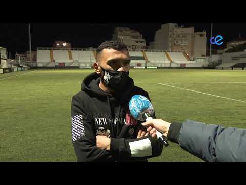 Jalid se estrena y entrena como central ante la escasez de mismos en la plantilla