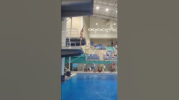 reverse dive tuck