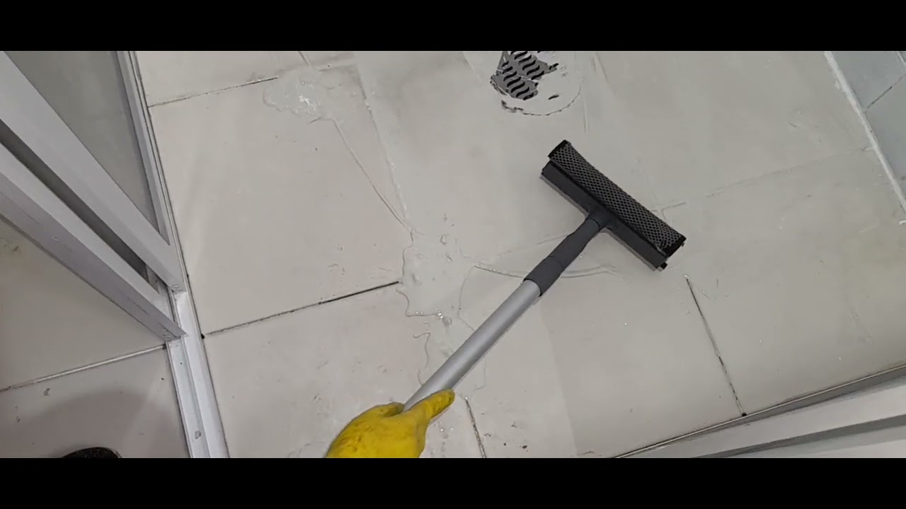 Cómo sellar  piso de ducha en planta alta, cuando se humedece el plafon  en la planta  baja.