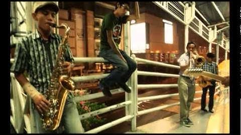 Monkey Boots - Tunggulah Tunggu (Official Music Video)