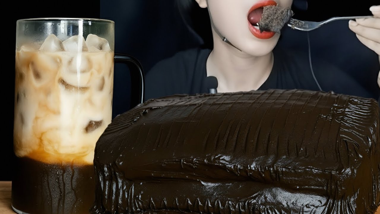 ASMR EATING RICH CHOCOLATE FUDGE CAKE, ICED COFFEE MUKBANG | EATING SHOW | MUKBANG COCO 