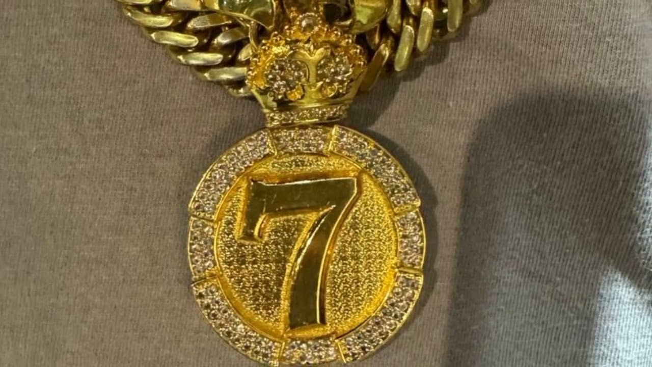 Watch TROPA DO 7 - MC MENZIN, MC MUMUZIN, KAUHAN PERES, DJ GAUCHO on YouTube Watch TROPA DO 7 - MC MENZIN, MC MUMUZIN, KAUHAN PERES, DJ GAUCHO on YouTube