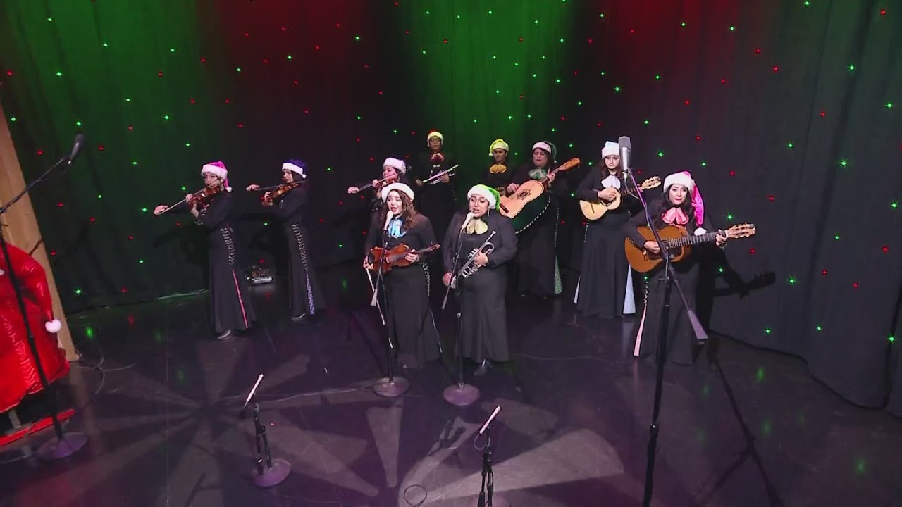 The Mariachi Sirenas liven up WGN studio