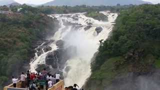 Shivanasamudra Gaganachukki waterfall near Bangalore and Mysore