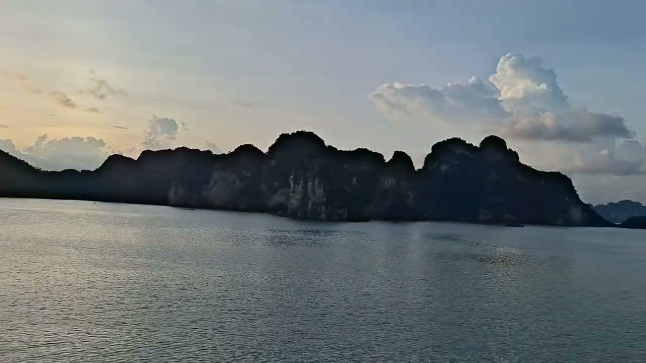 Ha Long Bay Vietnam ,Beautiful Sunset,Tram Tra Bau,Le Journey Luxury Cruise 