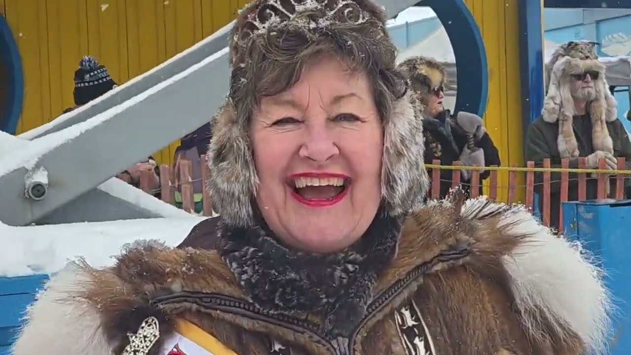 Прямая трансляция - День 2, финиш на 4-й авеню - видеозапись чемпионата мира Fur Rondy по гонкам ...