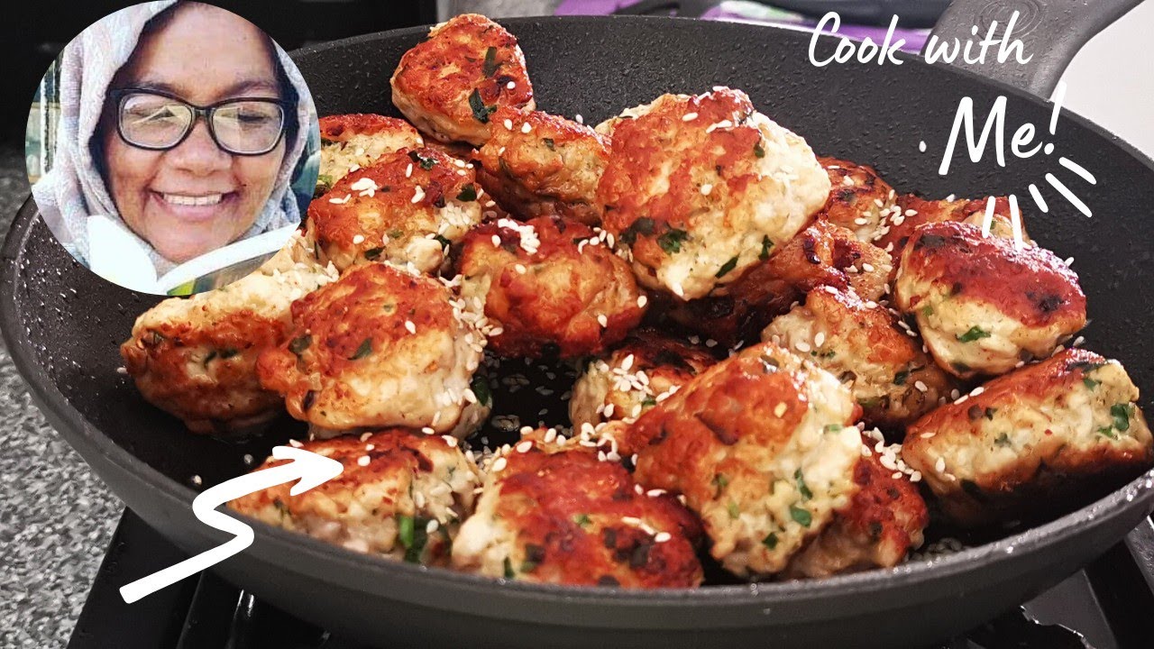 Garlic Chives/Coriander chicken balls with a beautiful spicy broth