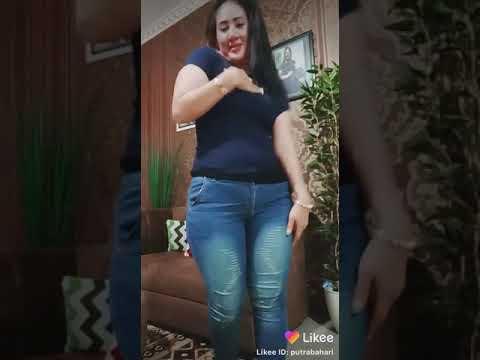 Body tante yang semok dan montok.. Bikin sedut sedut liatnya