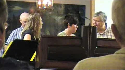 Carrie singing 020
