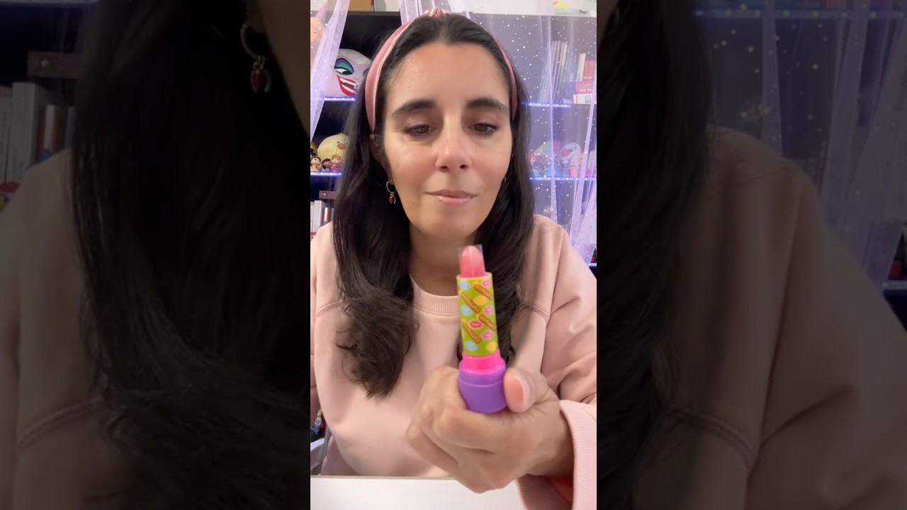 IL ROSSETTO STRANO DI GIULIA È UNA CARAMELLA 🍬 💄