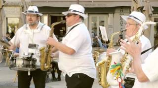 Street orchestra in Nimes