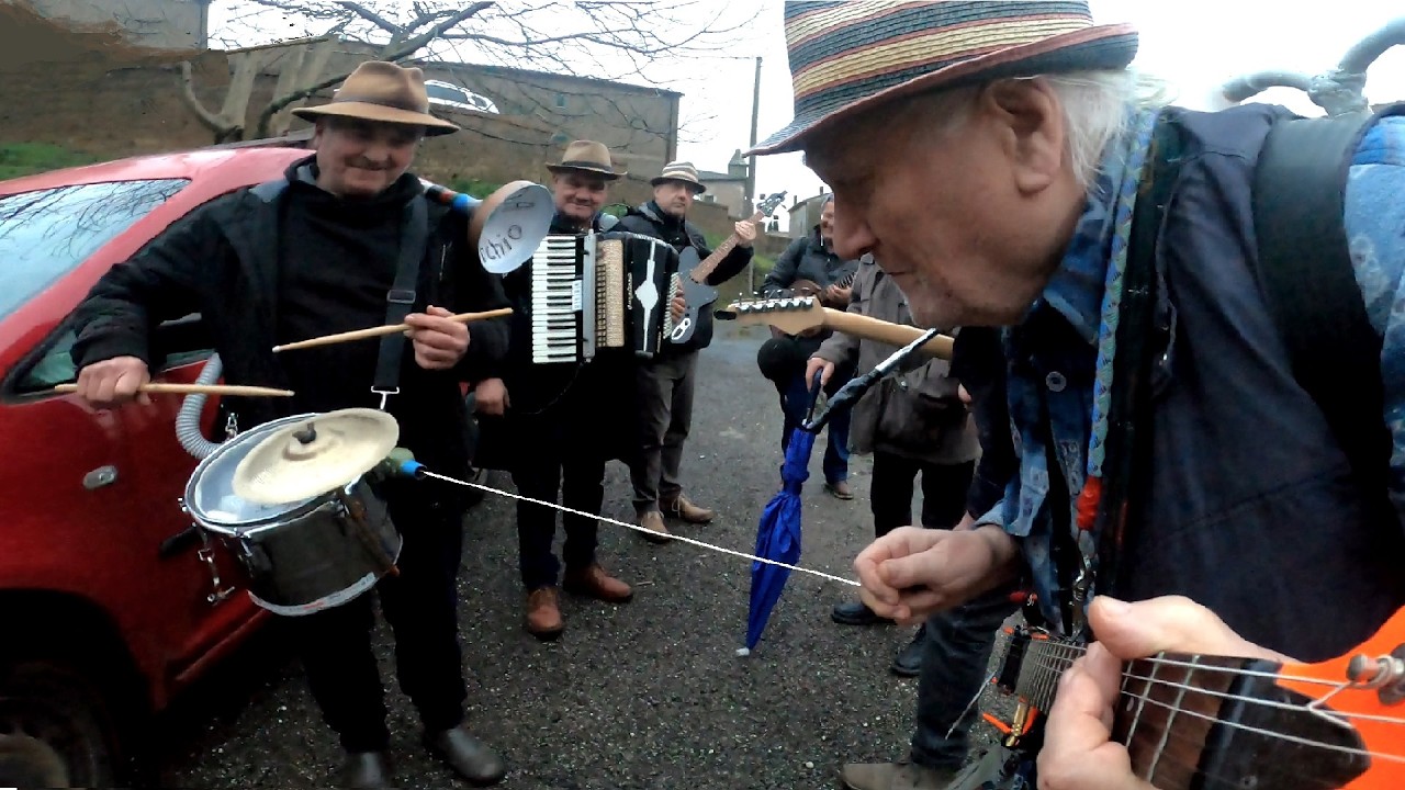La banda si mette in moto. La Banda del Torchio a S. Valentino di Sorano.