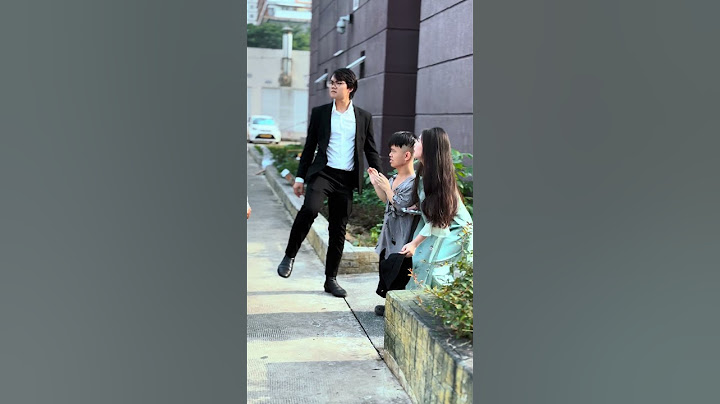 Weak but brave dwarf helps girl [CONDA NGUYEN] #condanguyen #kindness #goodman #hero #help #respect