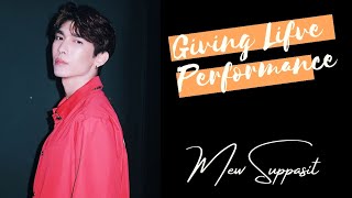 Mew Suppasit performance at Giving Lifve Concert