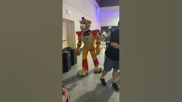 Glamrock Freddy looking for Markiplier #paxwest #fnaf #glamrockfreddy
