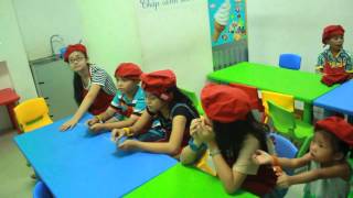 Bé tập làm kem tại Kizworld screenshot 3