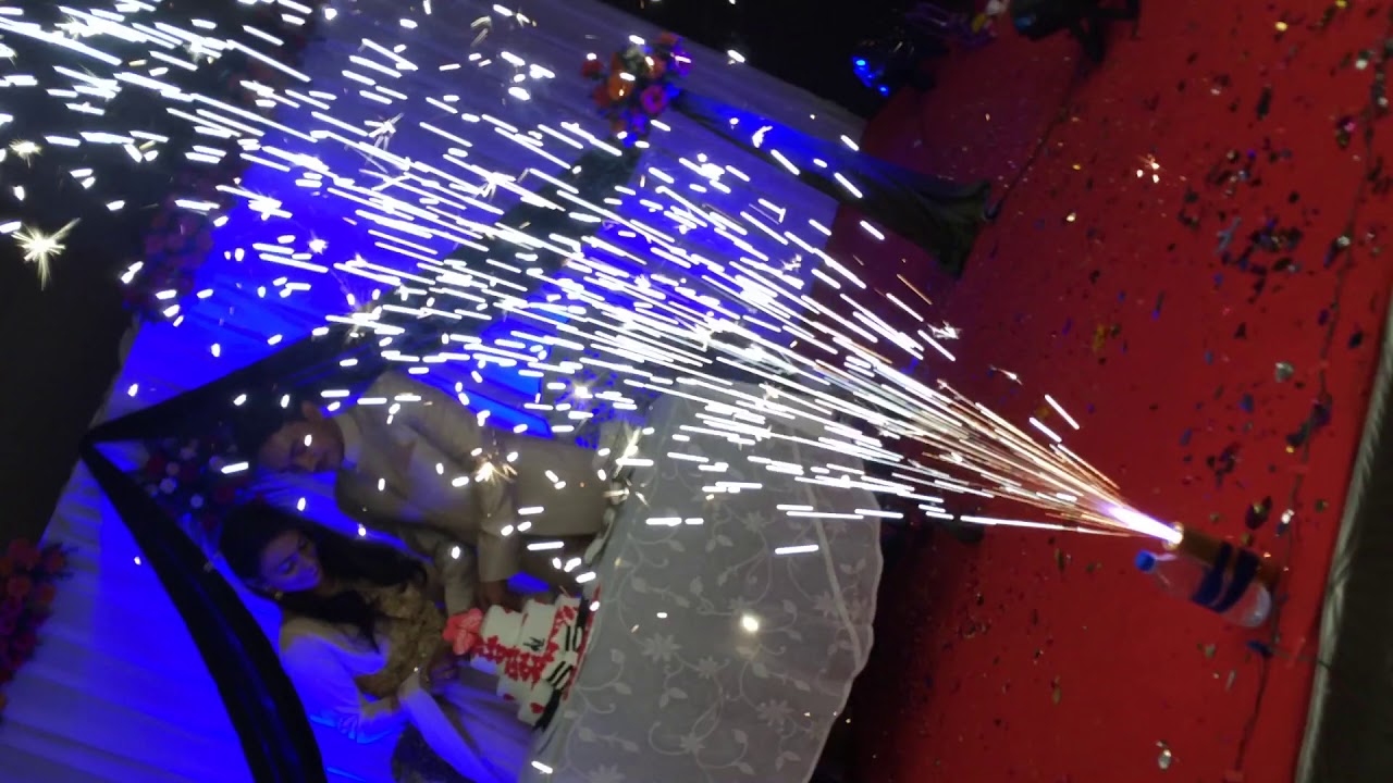 Confetti Pyro Effect Cold Pyro Confetti Blast(1) - YouTube