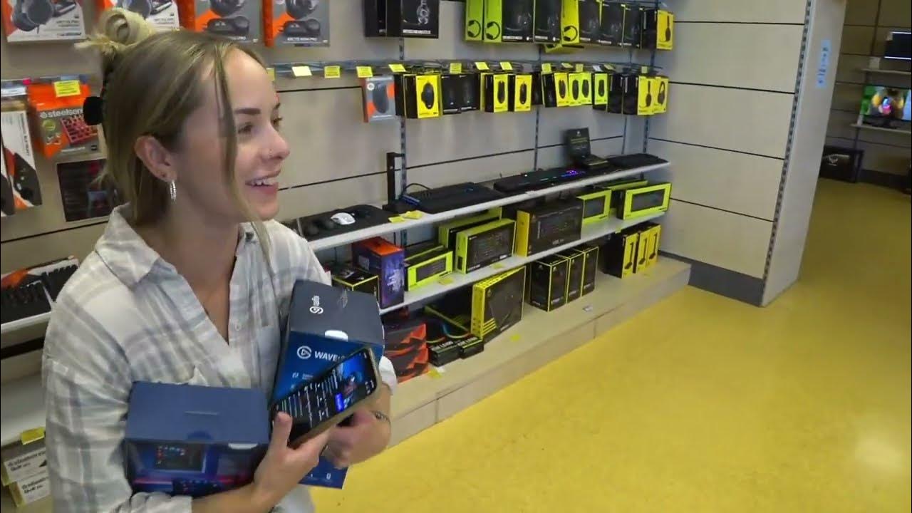 thor-irl-streamer-shopping-for-streaming-gear-with-wife-and-birkir