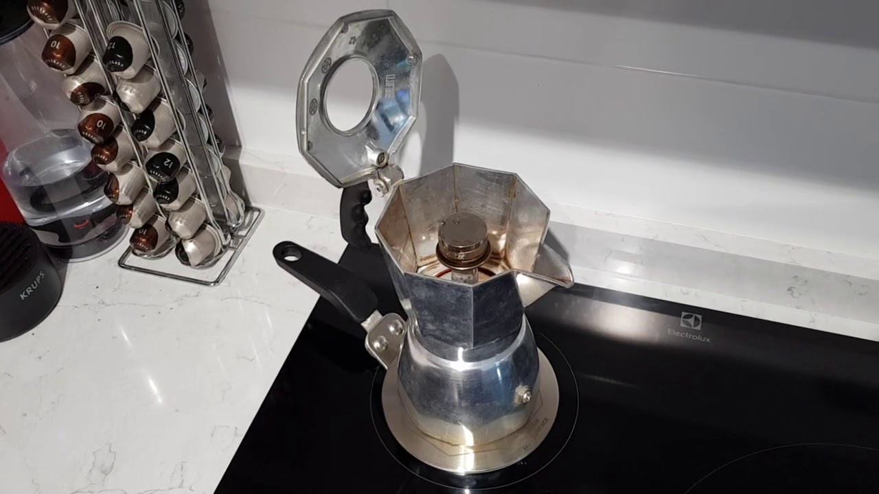 Como preparar un café con ADAPTADOR BIALETTI PARA INDUCCIÓN - YouTube