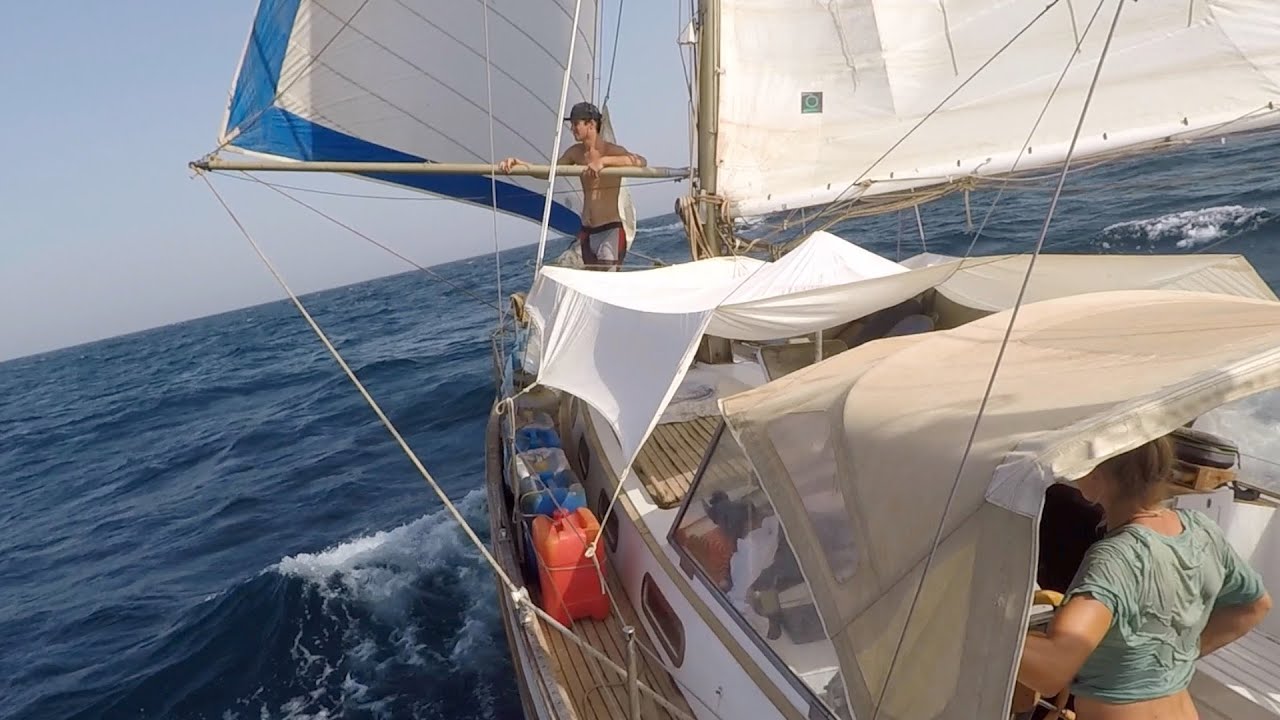 Sailing between Jemen en Eritrea #DayVlog 60
