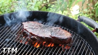 In this easy cooking video, i salt, or dry brine, a big sirloin beef
steak and cook it on my weber charcoal grill. the time was about 30
minute...