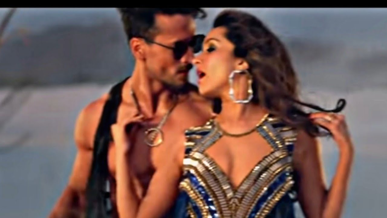 Dus Bahane Karke Le Gaye Dil Video Song Download Dus Bahane Karke Le Gaye Dil Video Song Download