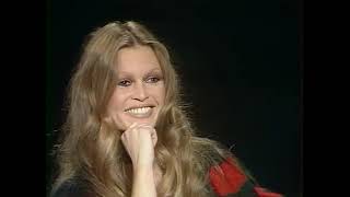 Brigitte Bardot évoque les animaux, l'avortement et son fils (1973)