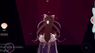 Showing you how to get the new bracelet on royal high screenshot 4