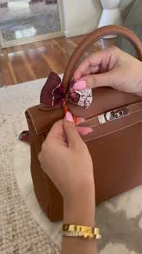 How to use twillies wrap your bag handle#fashion #twilly #scarf #scarv