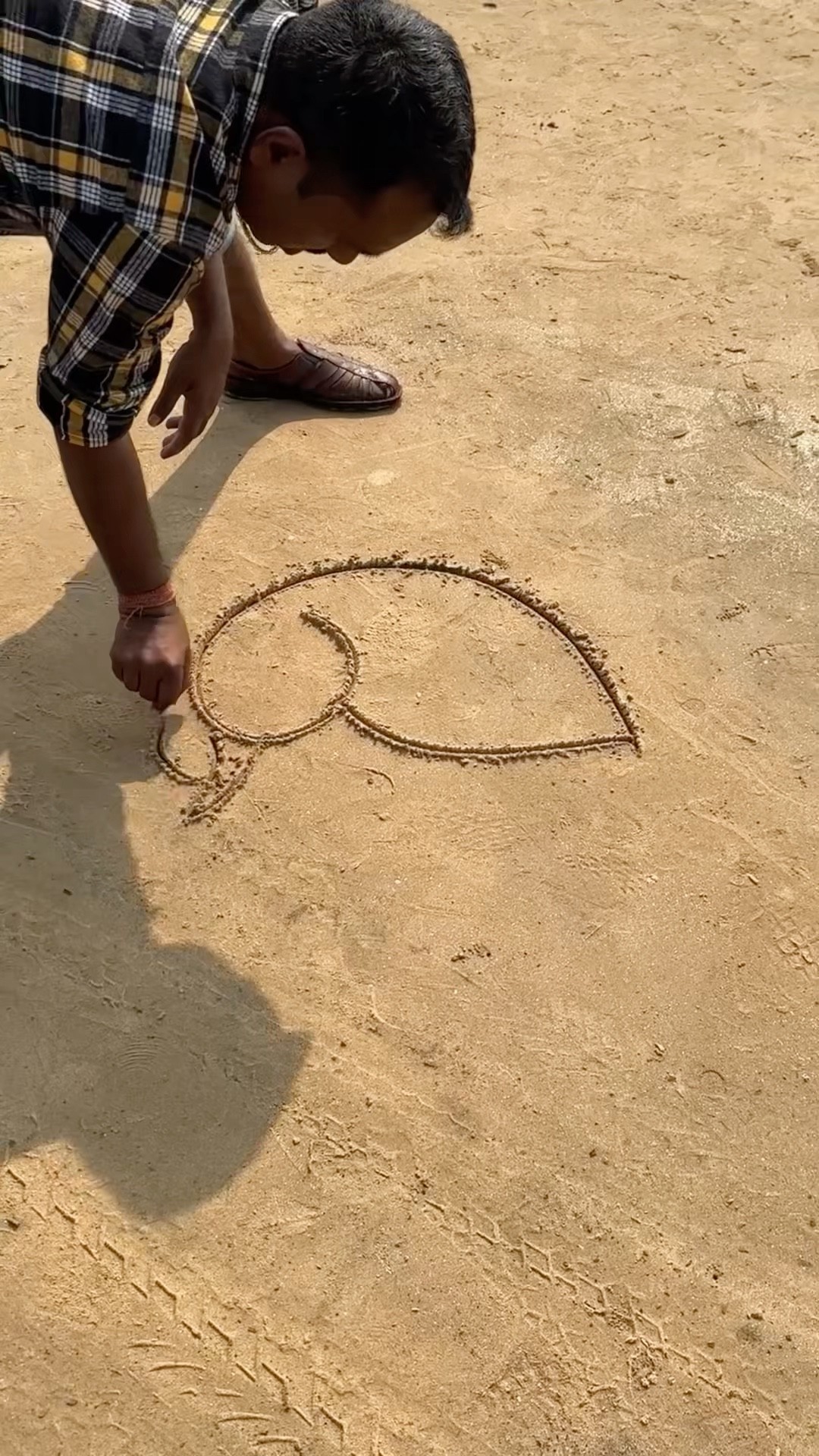 Draw a bird using 6 #art #shorts
