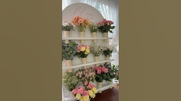 Bridal shower florals 💐 #flowerarrangement #bridalshowerdecor