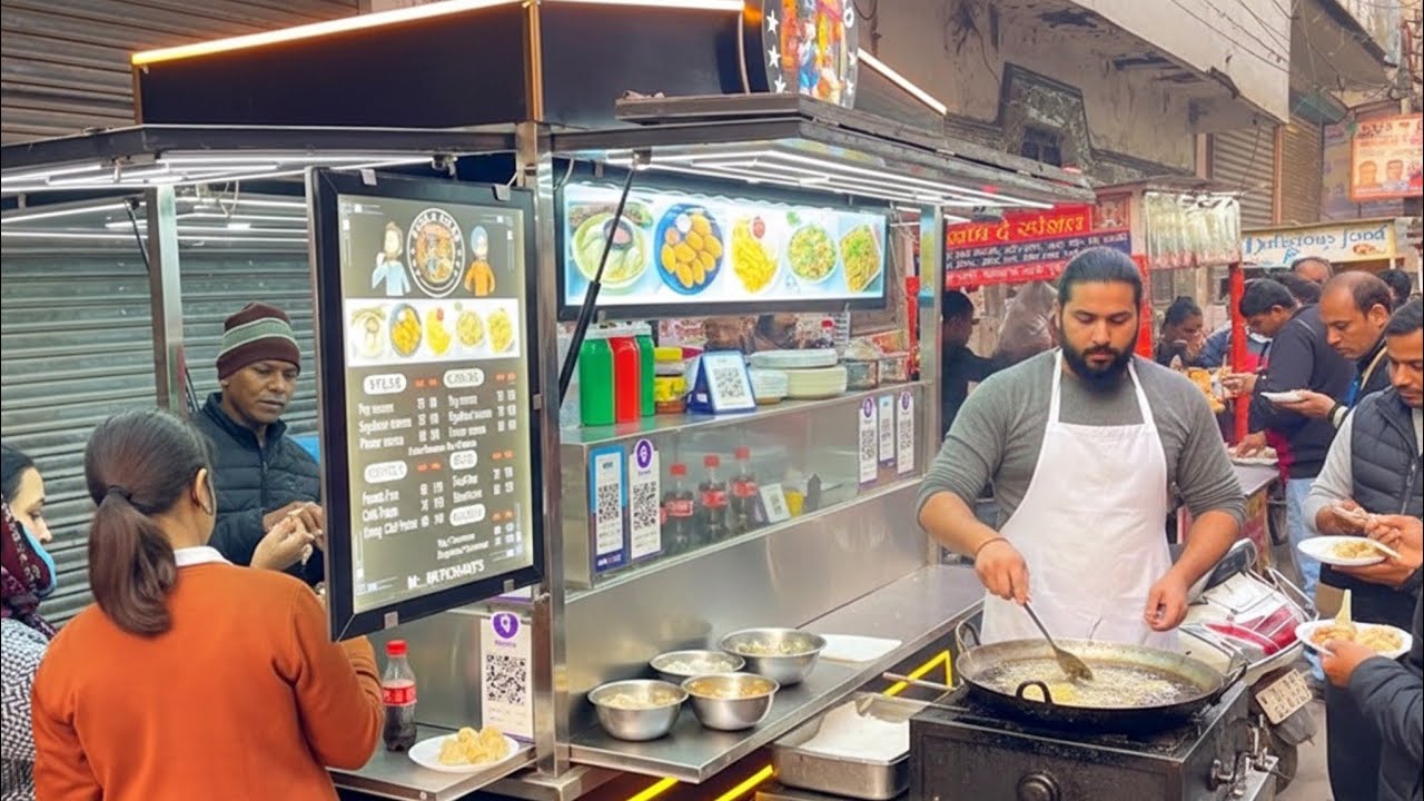 Nepali Father in Law momos recipe loving by everyone | Street food of India | Food Cart setup