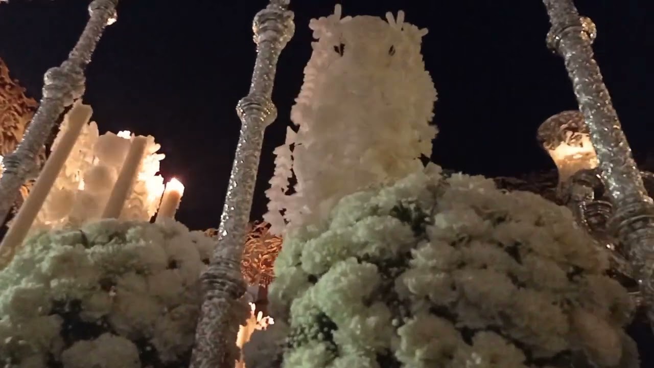 La Virgen de la Soledad en la calle Real. Viernes Santo 2023, Benacazón.