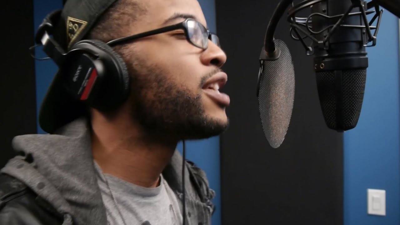 James Gardin - Problems (In Studio Performance) video (@jamesgardin @rapzilla)