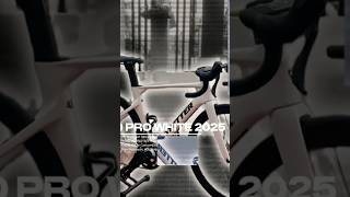 TWITTER R10 PRO BLACK 2025 🏴 vs TWITTER R10 PRO WHITE 2025 🏳️ #trending #twitter #bike #biker