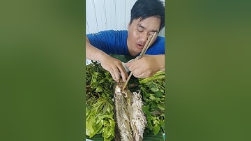 Cá lóc nướng cuốn bánh tráng chấm mắm me  | Thánh sầu đâu