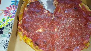 Beggars Pizza Small Sausage Deep Dish Pizza Review 🍕🔪