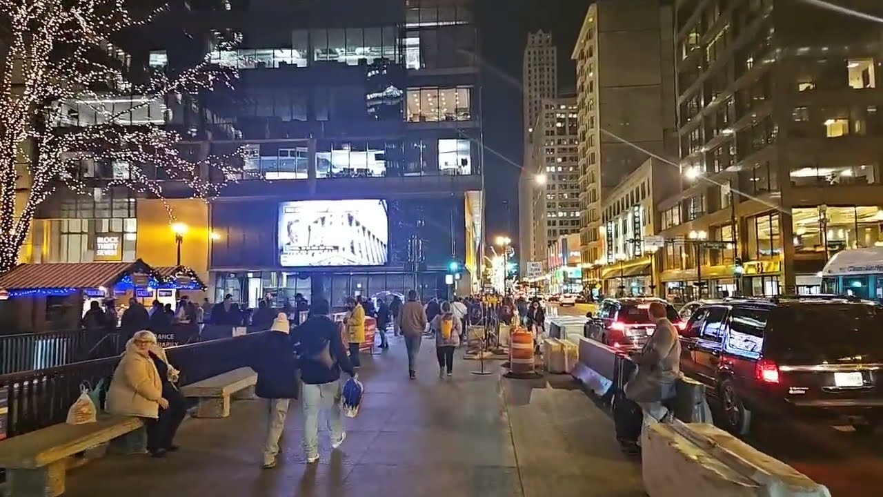 Chicago Christmas Time Michigan Avenue Lights & Millenium Park Ice Skating Rink YouTube