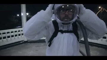 How to throw a Christmas party - Tiny Little Baby Halo (official video)