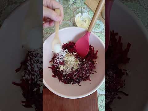 #свекольныйсалат #бюджетныйсалат #простыесалаты #рецептысалатов #shortsvideo #shorts #свекла #еда