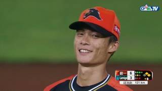 08/10 統一 vs Lamigo 八局下,黃甘霖總教練不滿主審判決,上場抗議
