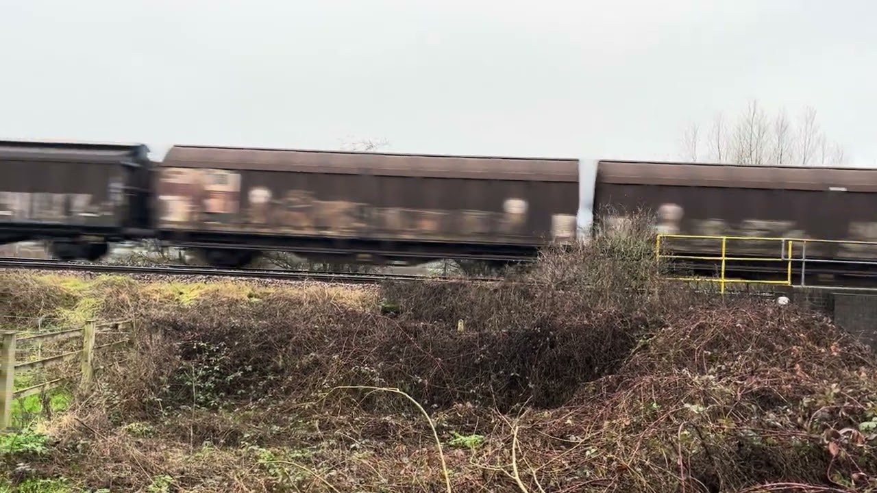 Class 66 - 66200 at Croft 25/01/2026